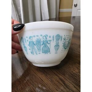 Vintage Pyrex Amish Butterprint Small 1 1/2 PT Mixing Bowl Turquoise White 401